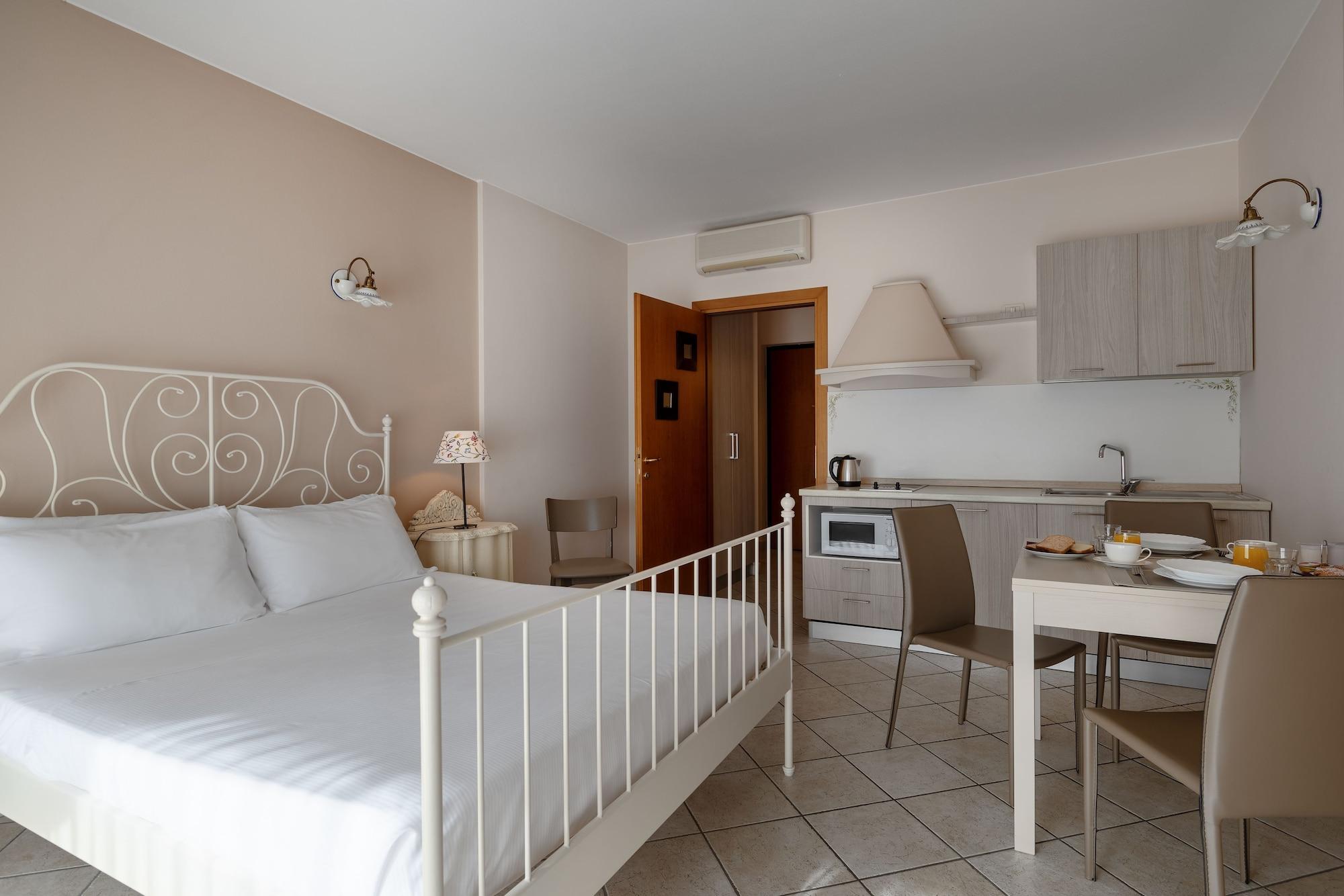 Il Sogno Apartments Дезенцано-дель-Гарда Экстерьер фото