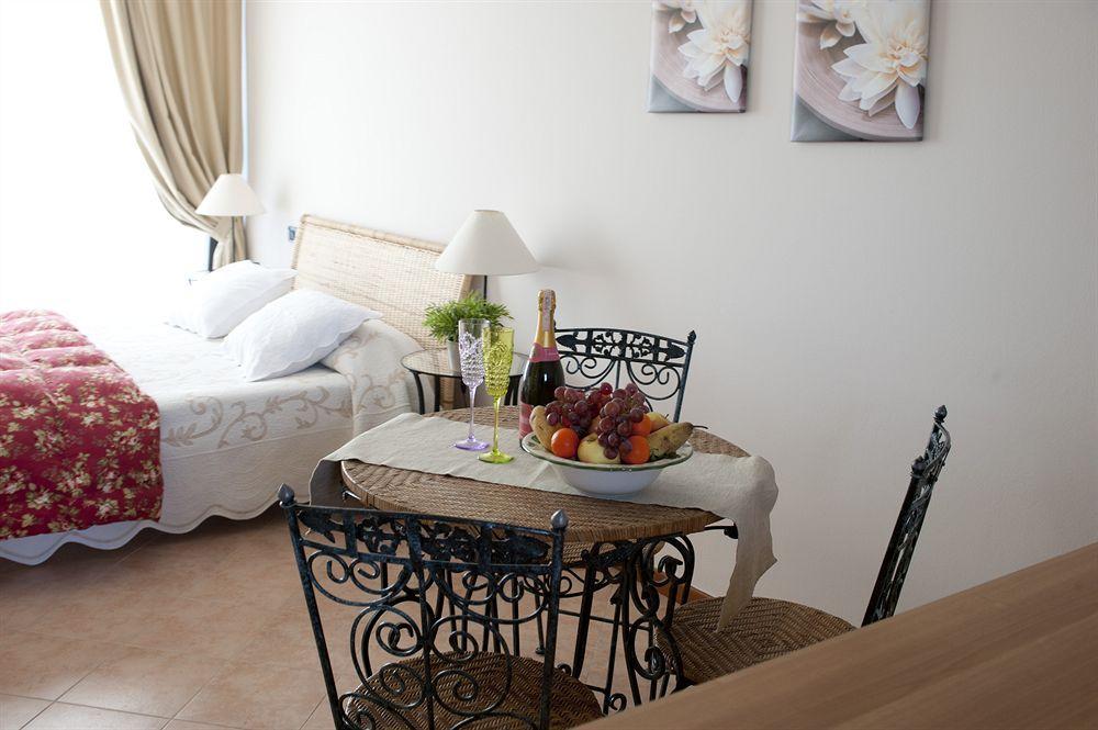 Il Sogno Apartments Дезенцано-дель-Гарда Экстерьер фото