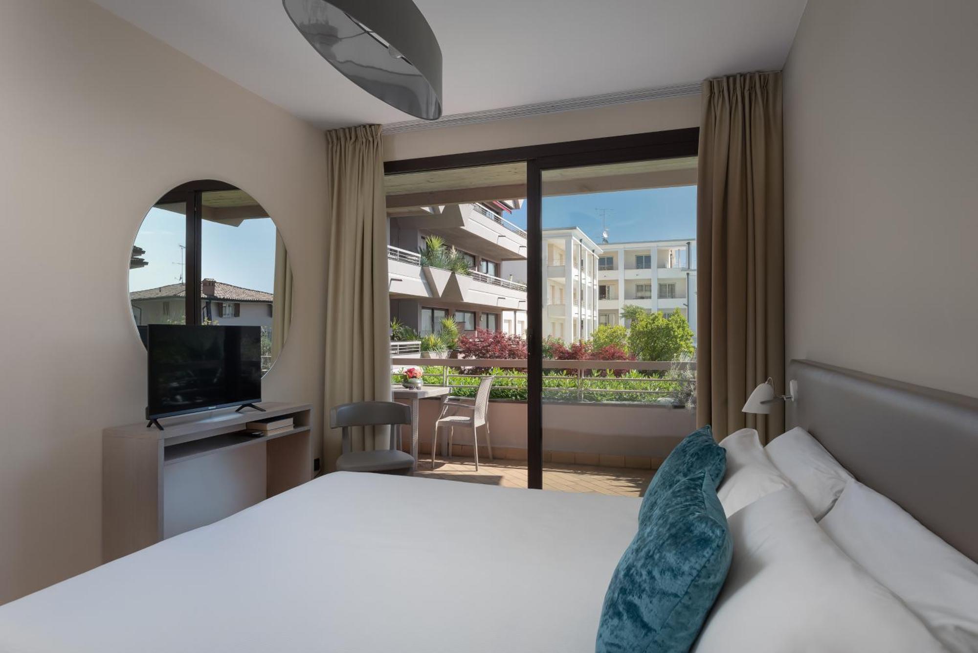 Il Sogno Apartments Дезенцано-дель-Гарда Экстерьер фото