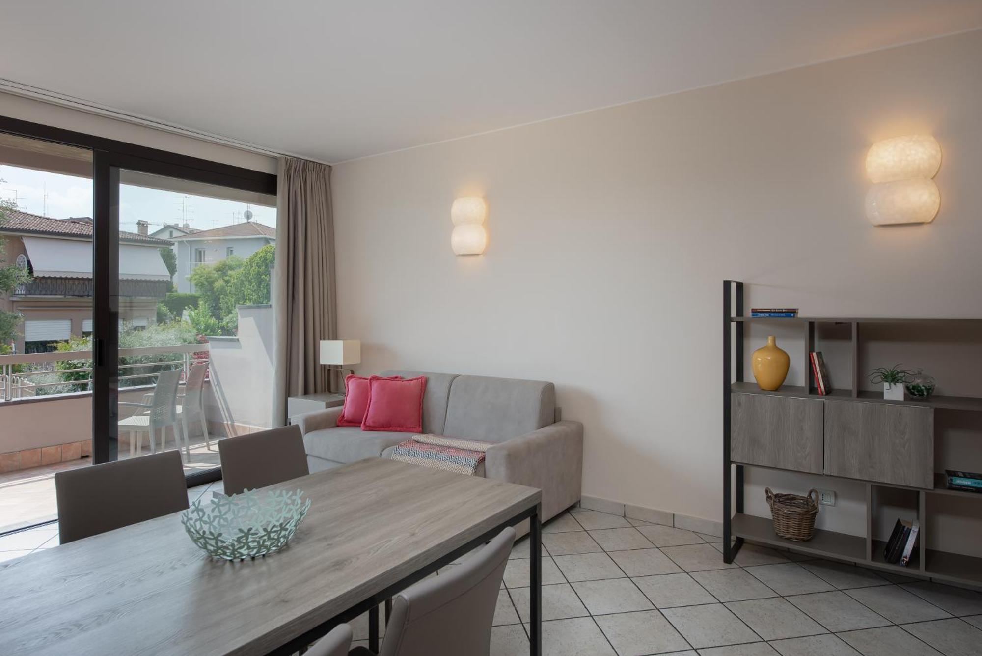 Il Sogno Apartments Дезенцано-дель-Гарда Экстерьер фото