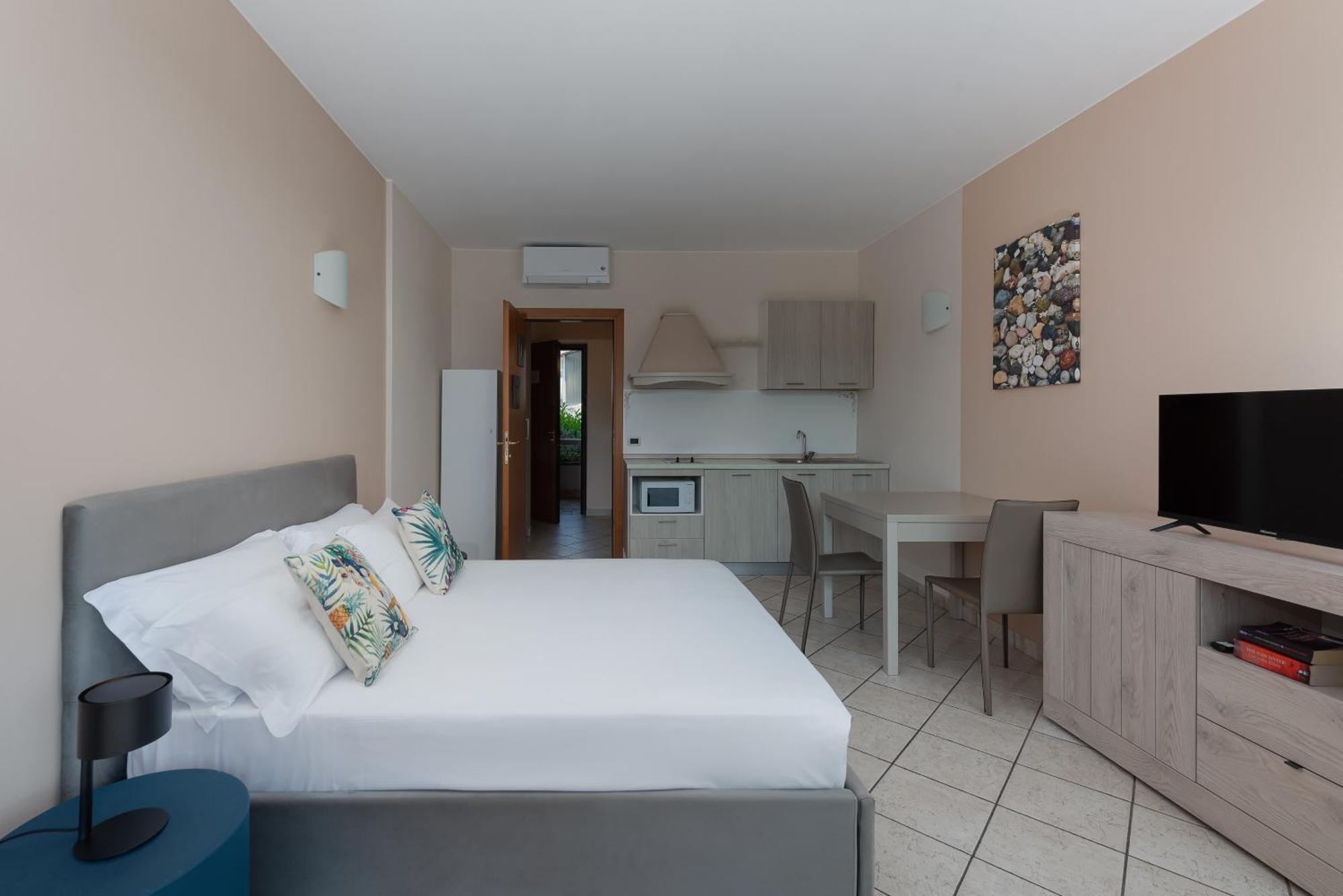 Il Sogno Apartments Дезенцано-дель-Гарда Экстерьер фото
