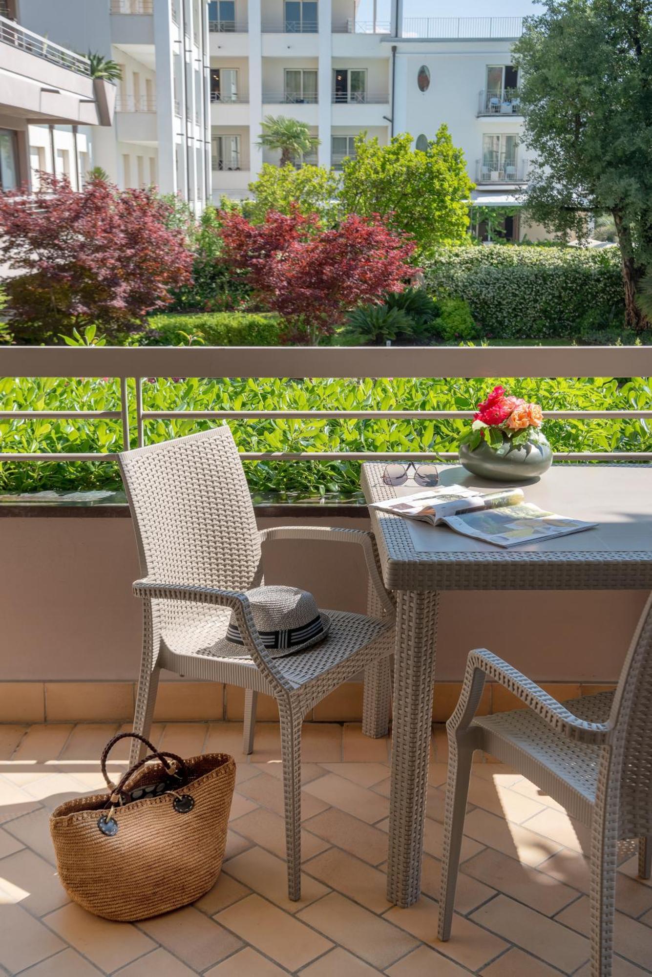 Il Sogno Apartments Дезенцано-дель-Гарда Экстерьер фото