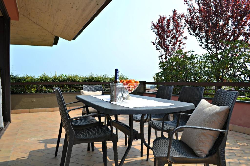 Il Sogno Apartments Дезенцано-дель-Гарда Номер фото