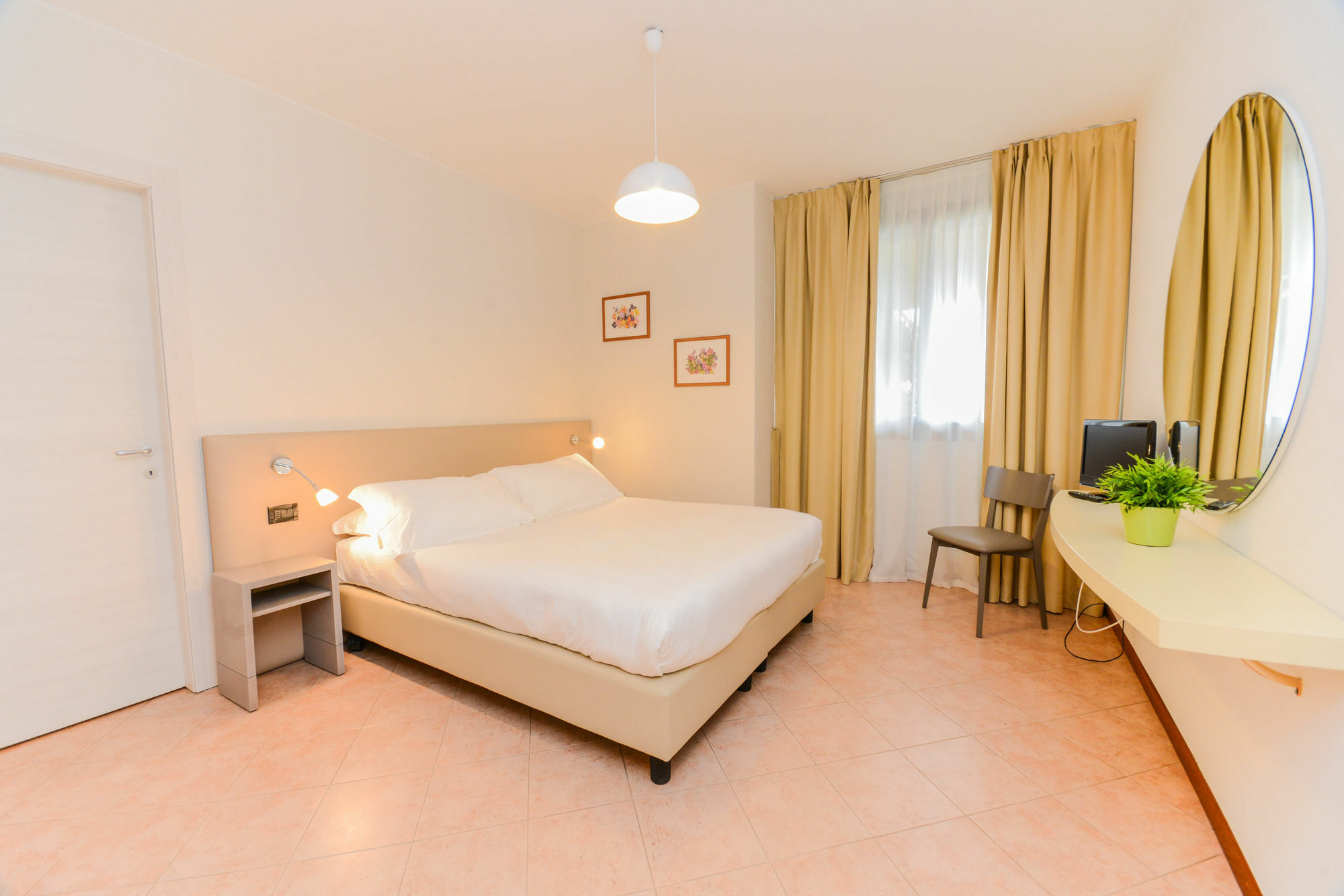 Il Sogno Apartments Дезенцано-дель-Гарда Экстерьер фото